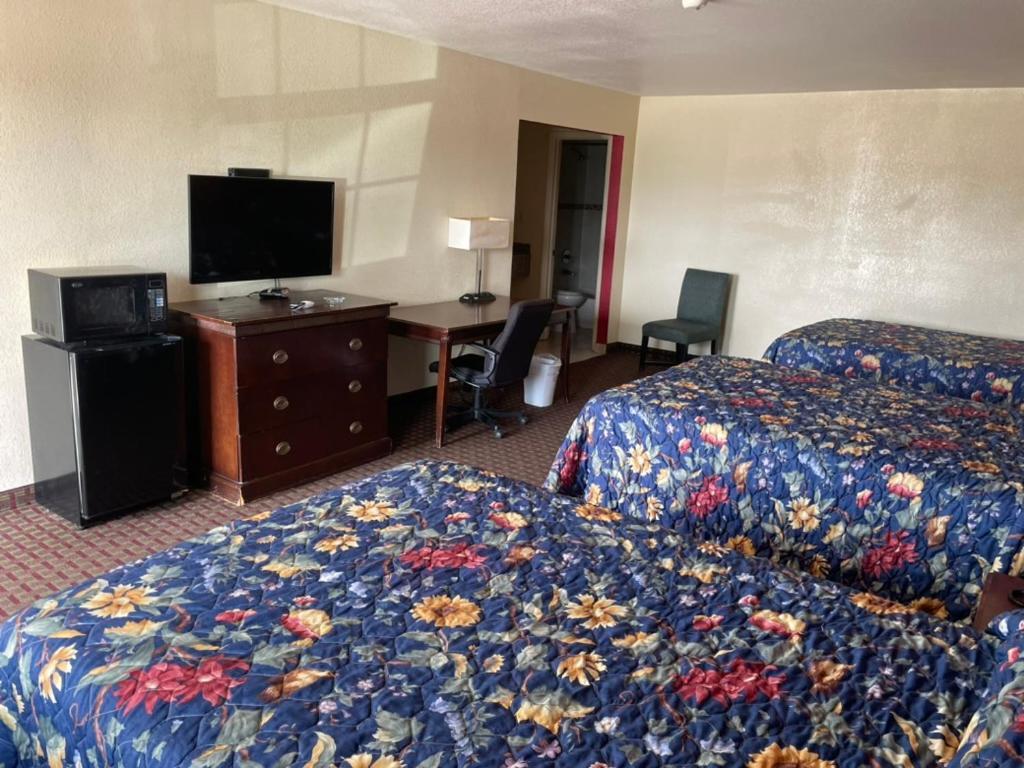 Village Motel Ada