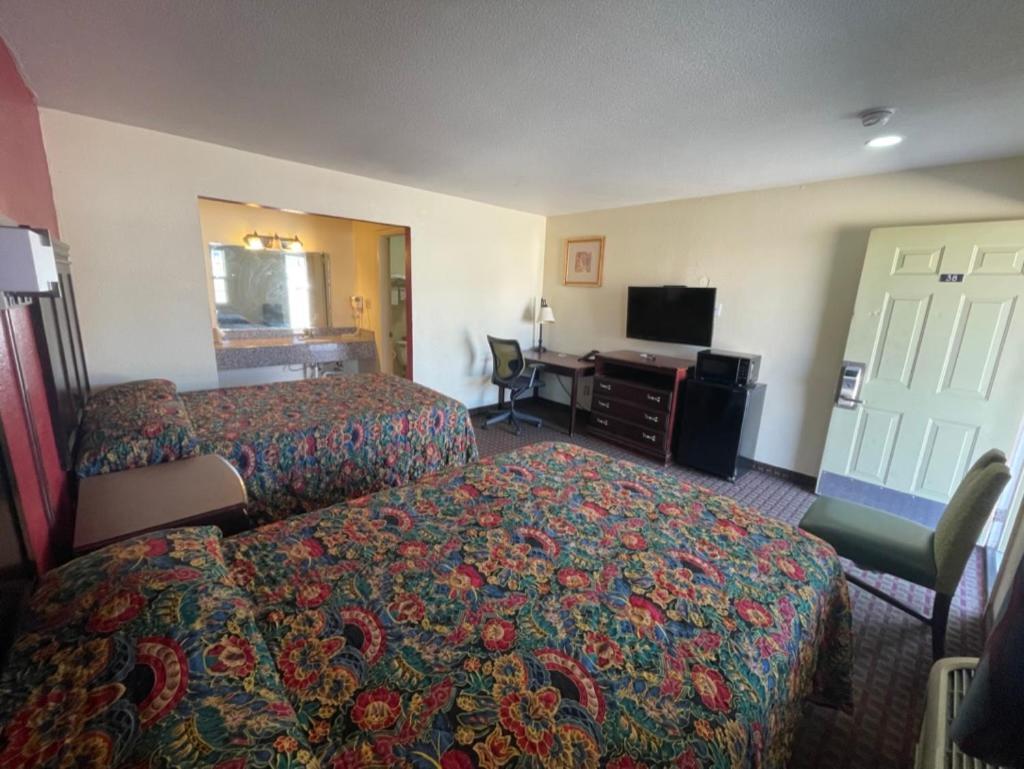 Village Motel Ada
